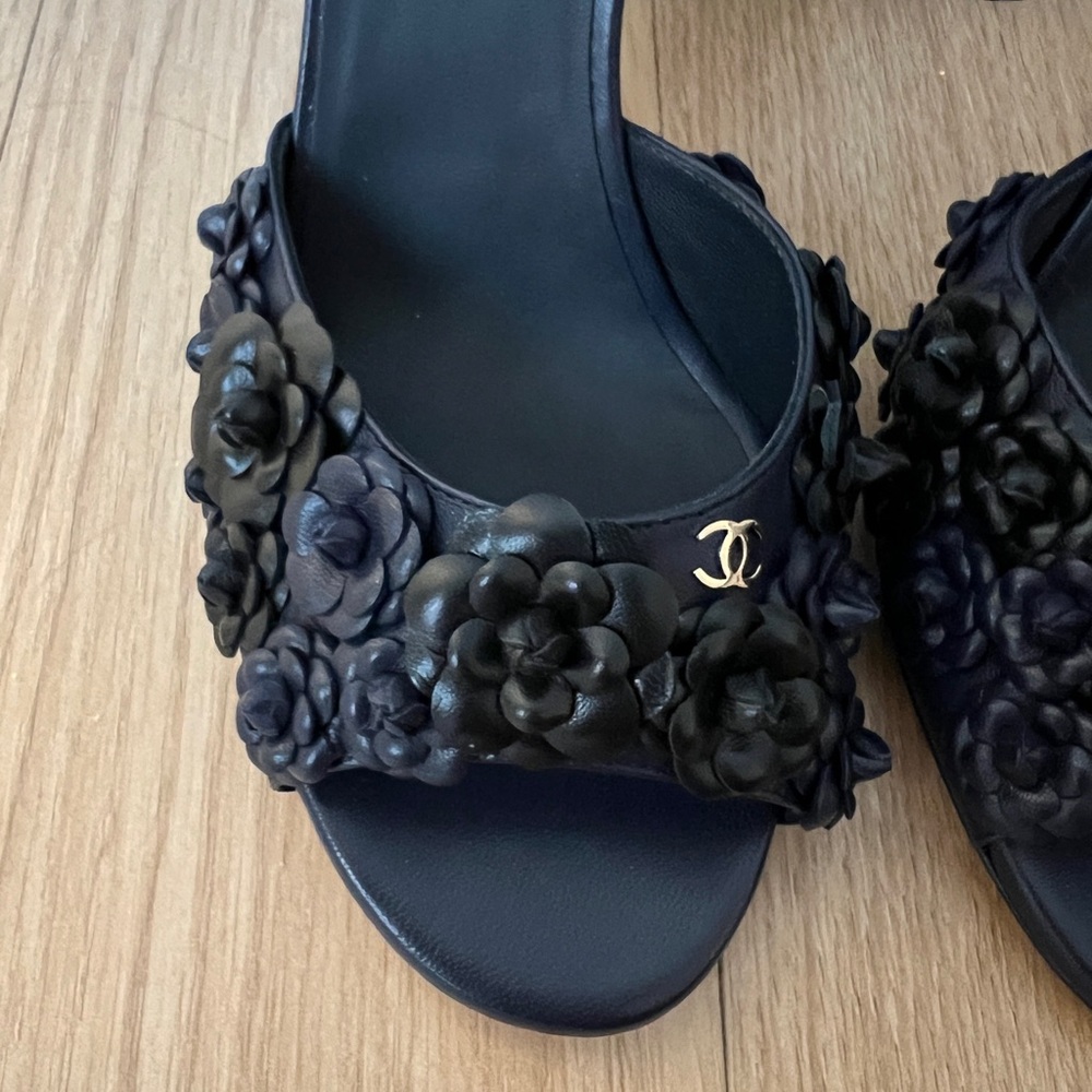 Chanel Black Heeled Floral Embellished Heels - Picture 2 of 8